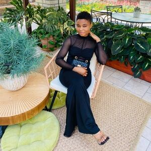 Contrast Mesh Mermaid
Hem Bodycon Dress